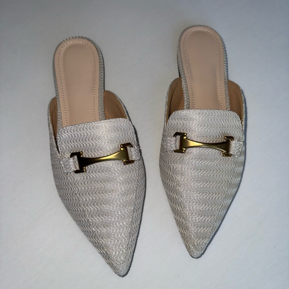 NEW Women’s Mules Ivory and Gold Size 39 (8, runs small)